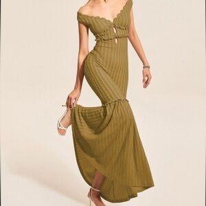 Commense Off- the-shoulder Ruffle Detail Dress Size S NWT